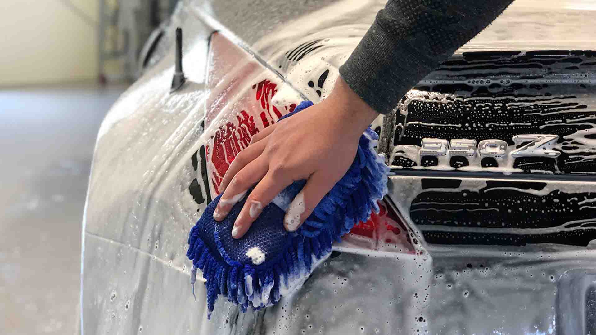 Egy kozmetika titkai a kézi autómosáshoz.