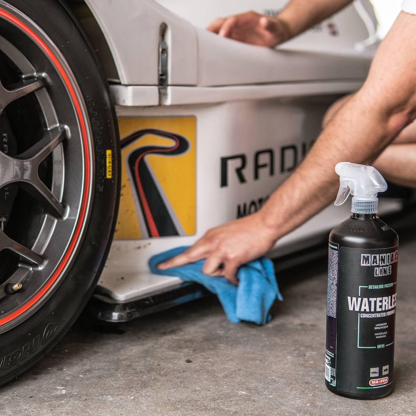 Maniac Line Waterless, víz nélkül mos és fényesít, 1L